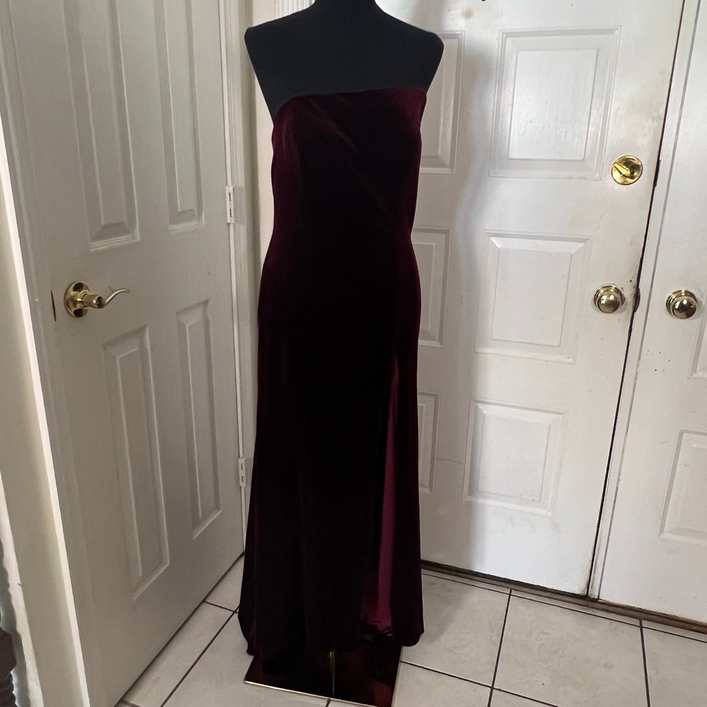 USA Made Avery G Burgundy Velvet Strapless Maxi Gown Side Slit Formal Size 10